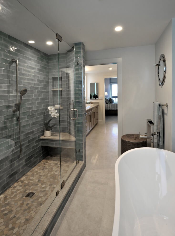 Professional bathroom remodeling team working in Miami Gardens - Quality craftsmanship and expert installation