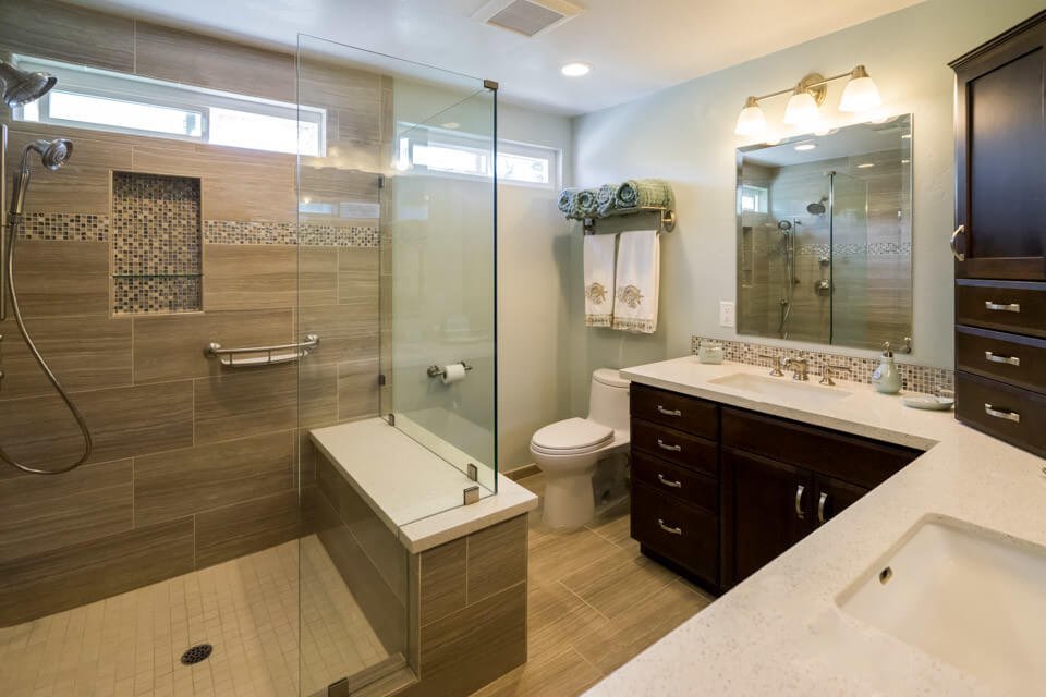Professional bathroom remodeling team working in Hollywood - Quality craftsmanship and expert installation